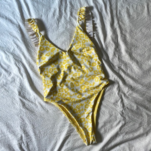 Zara thong-cut reversible bathing suit - Picture 1 of 4